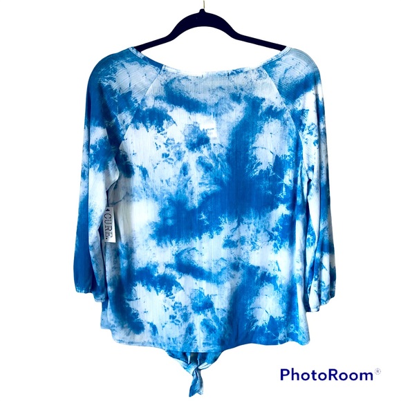 NWT Tie Dye Tie Front Blue & White Blouse Wooden Buttons Woman’s Size M - Picture 2 of 7